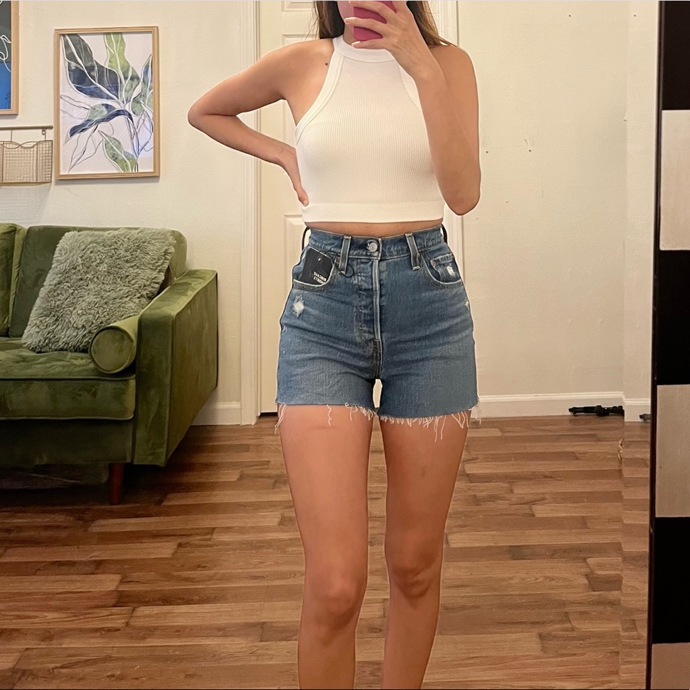 Levi’s Ribcage shorts